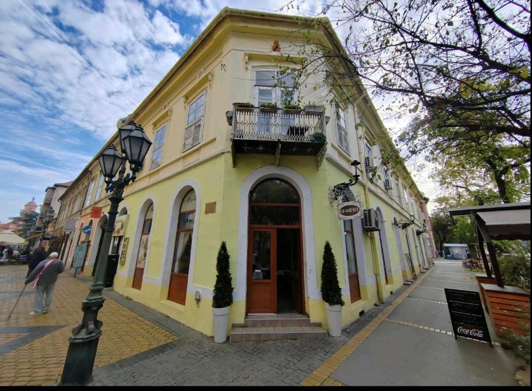Апарт готель Restoran Orijent 5 Сомбор Екстер'єр фото