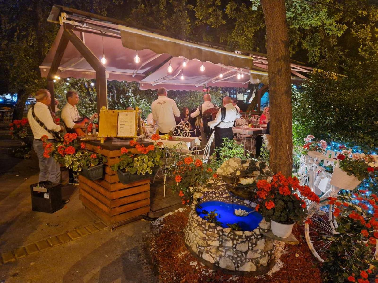Апарт готель Restoran Orijent 5 Сомбор Екстер'єр фото
